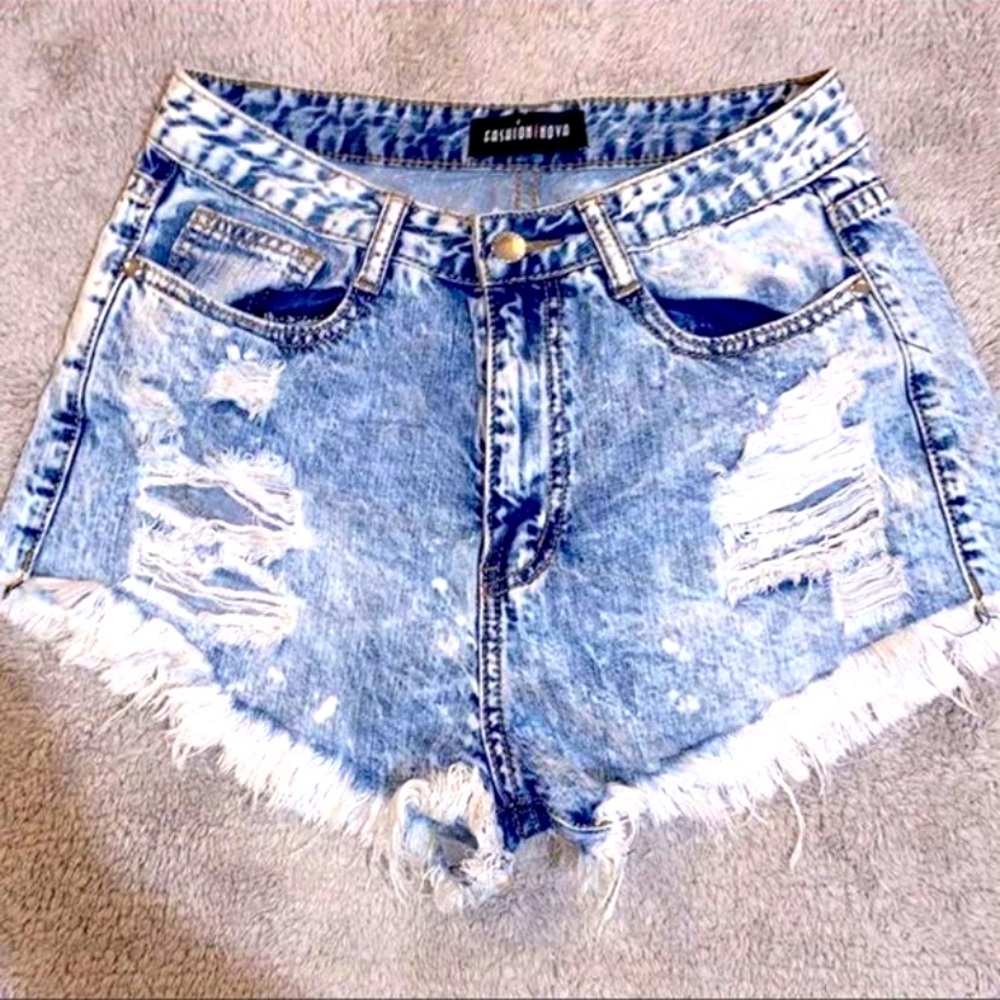 Fashion Nova booty shorts